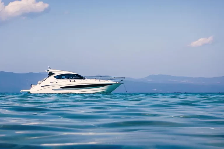 TLluxyatch
